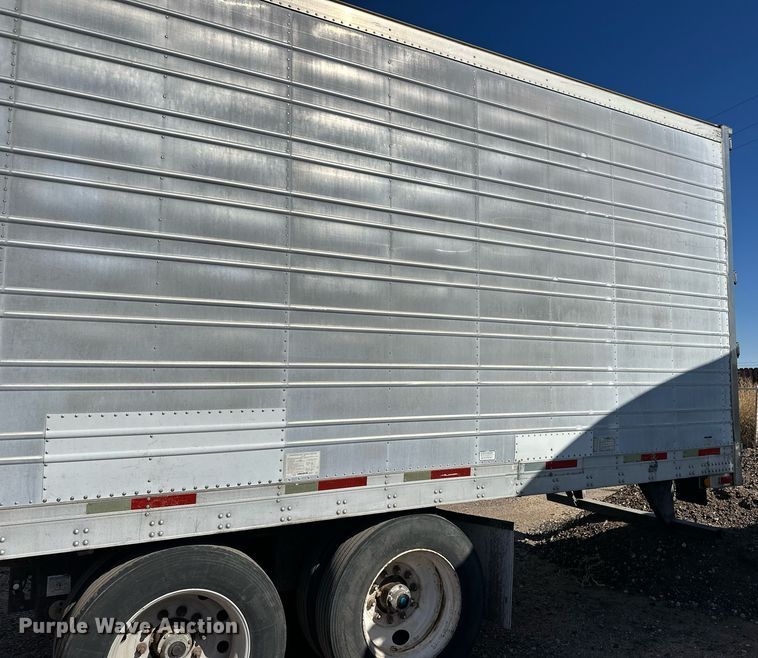 image for item ER8154 2005 Utility VS2RA refrigerated van trailer