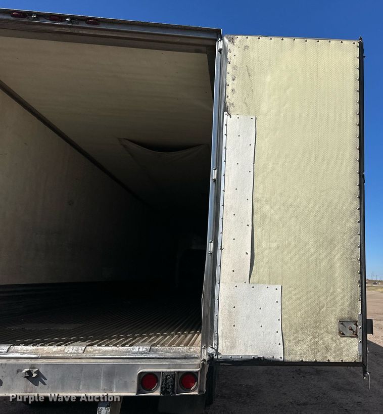 image for item ER8154 2005 Utility VS2RA refrigerated van trailer