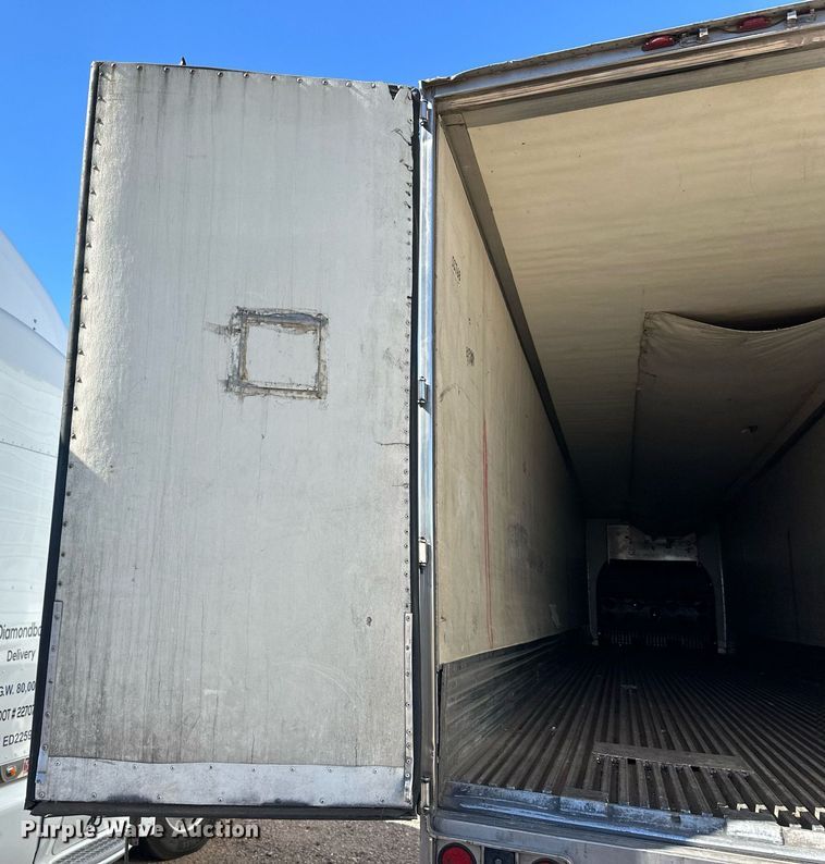 image for item ER8154 2005 Utility VS2RA refrigerated van trailer