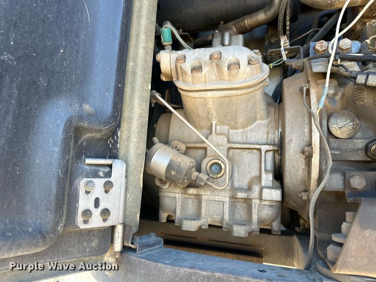 image for item ER8154 2005 Utility VS2RA refrigerated van trailer