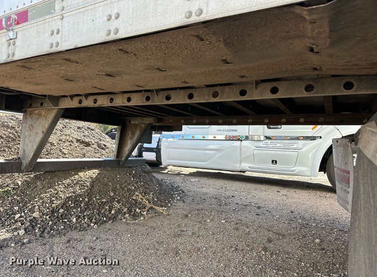 image for item ER8154 2005 Utility VS2RA refrigerated van trailer