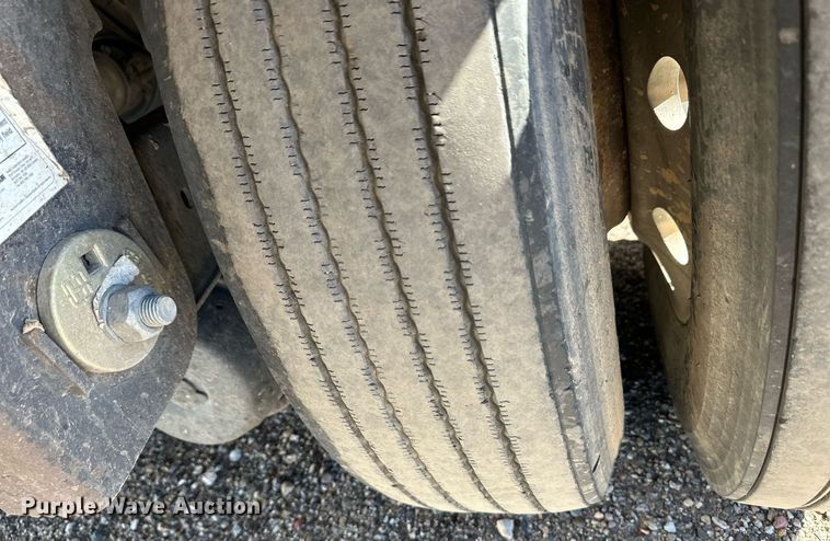 image for item ER8154 2005 Utility VS2RA refrigerated van trailer