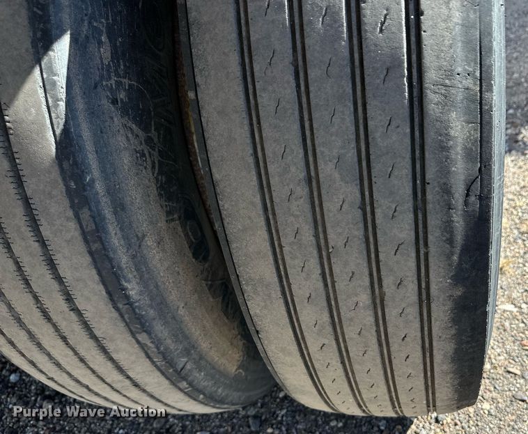 image for item ER8154 2005 Utility VS2RA refrigerated van trailer