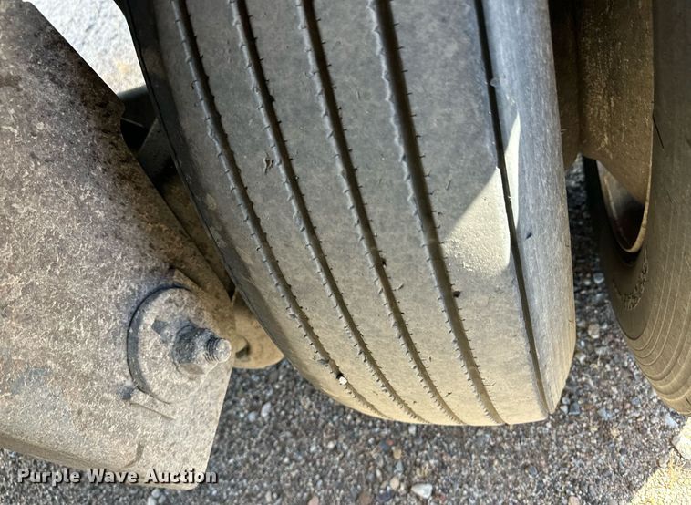 image for item ER8154 2005 Utility VS2RA refrigerated van trailer