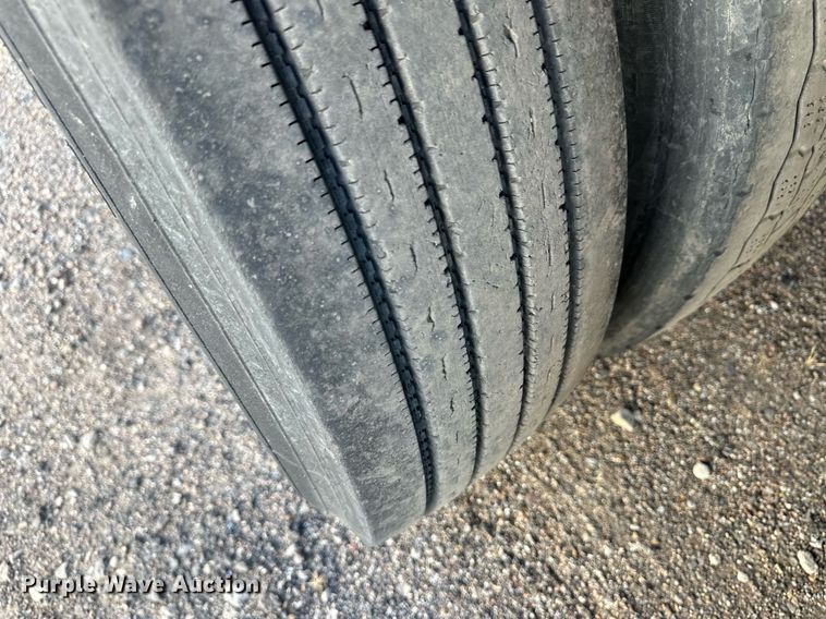 image for item ER8154 2005 Utility VS2RA refrigerated van trailer