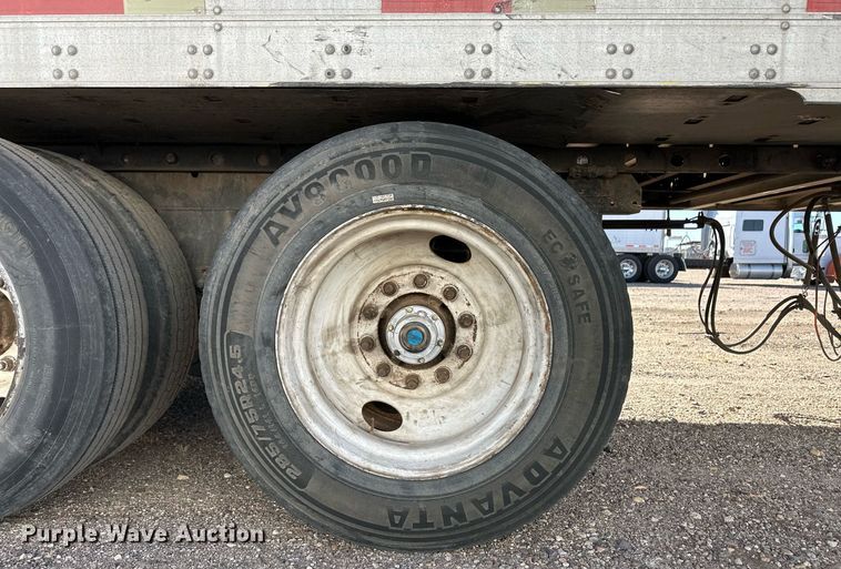 image for item ER8154 2005 Utility VS2RA refrigerated van trailer