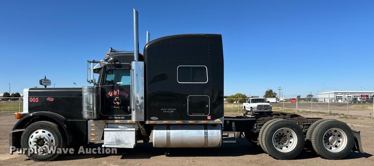 image for item ER8155 2007 Peterbilt 379 semi truck
