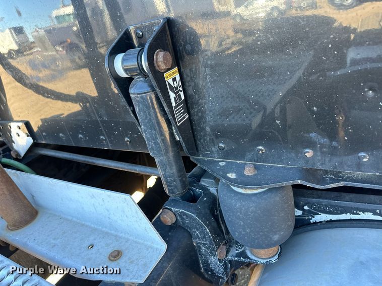 image for item ER8155 2007 Peterbilt 379 semi truck