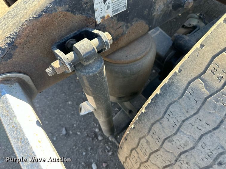 image for item ER8155 2007 Peterbilt 379 semi truck