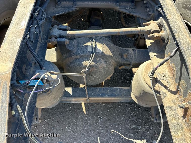 image for item ER8155 2007 Peterbilt 379 semi truck