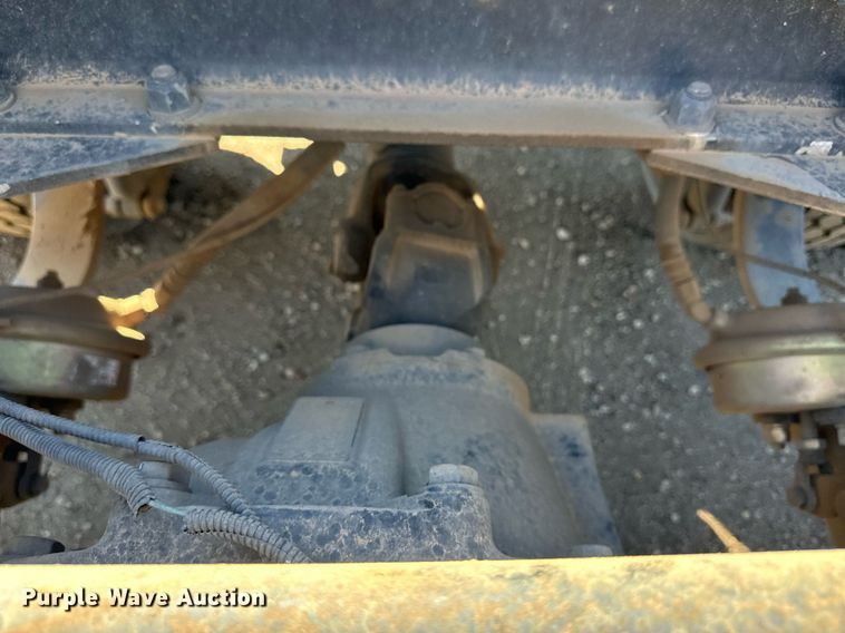 image for item ER8155 2007 Peterbilt 379 semi truck