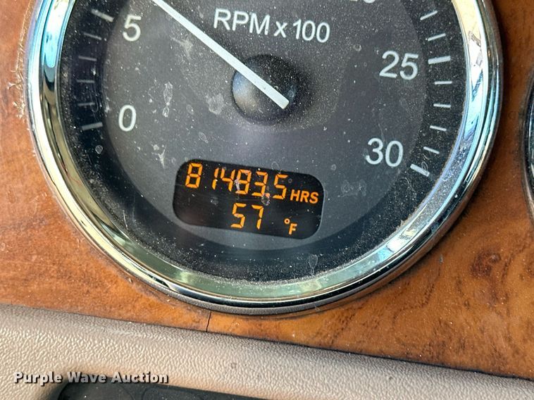 image for item ER8155 2007 Peterbilt 379 semi truck