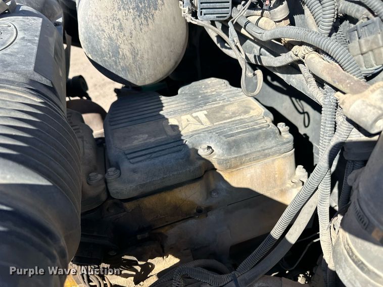 image for item ER8155 2007 Peterbilt 379 semi truck