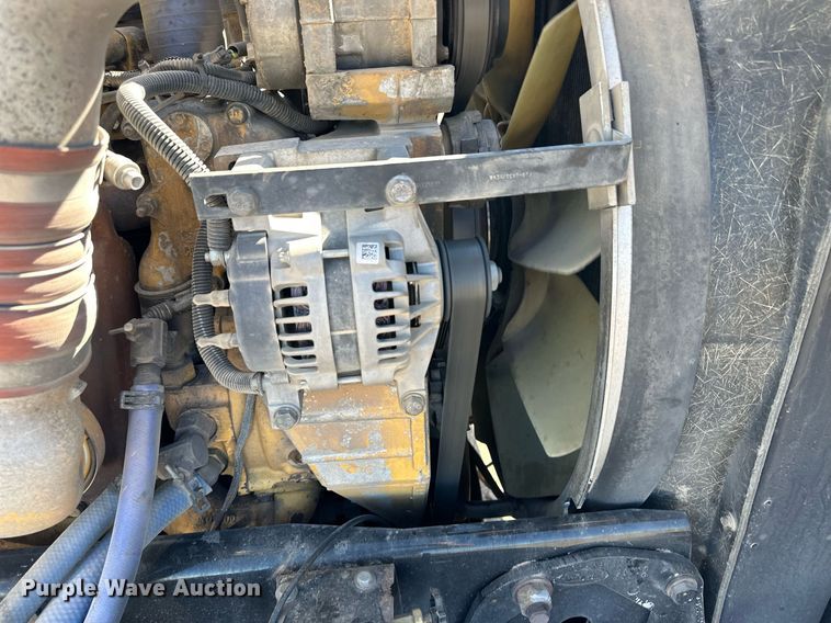 image for item ER8155 2007 Peterbilt 379 semi truck