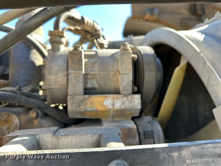 image for item ER8155 2007 Peterbilt 379 semi truck