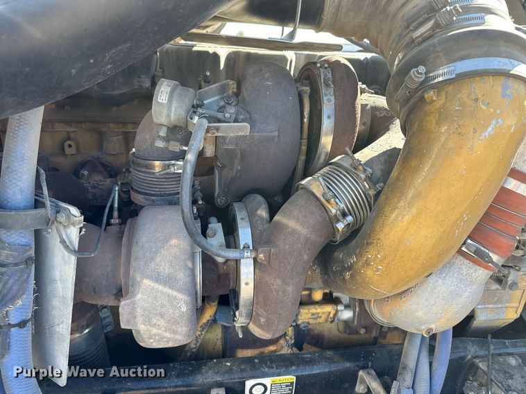 image for item ER8155 2007 Peterbilt 379 semi truck