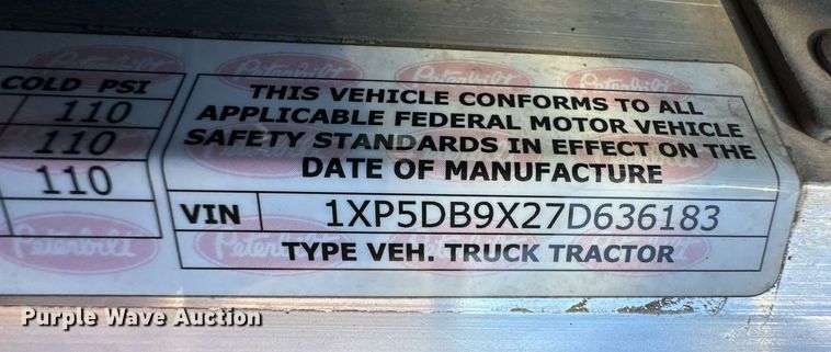 image for item ER8155 2007 Peterbilt 379 semi truck