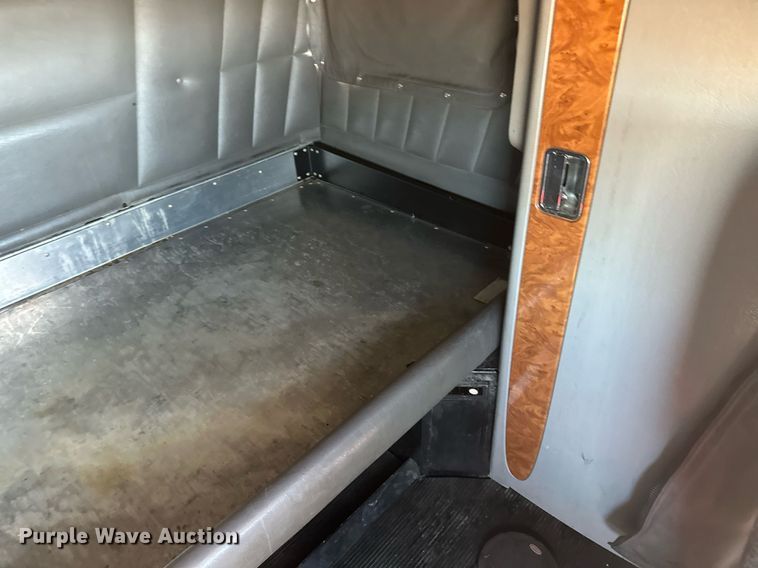 image for item ER8156 2006 Peterbilt 379 semi truck