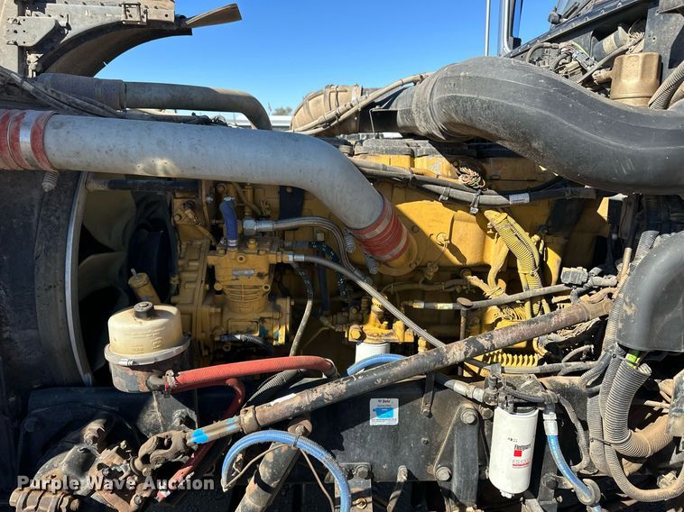 image for item ER8156 2006 Peterbilt 379 semi truck