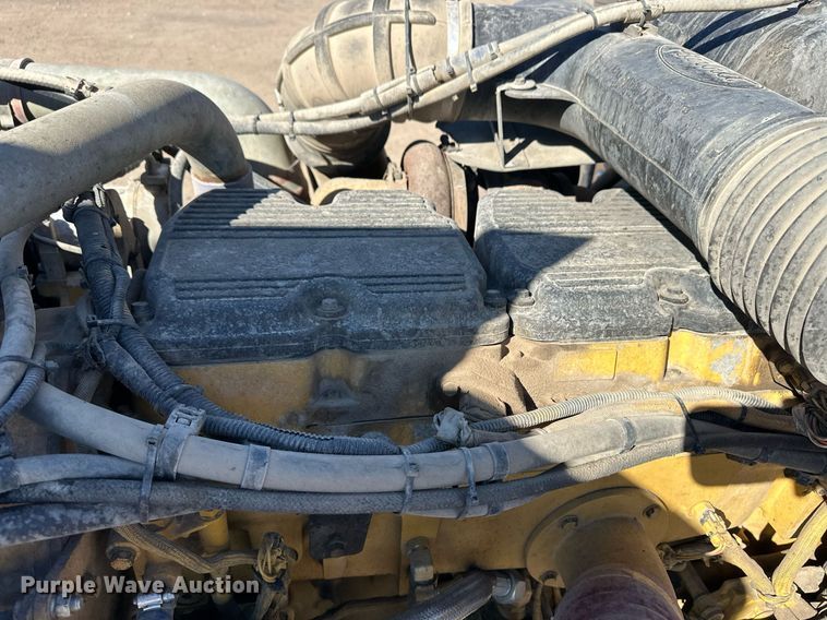 image for item ER8156 2006 Peterbilt 379 semi truck