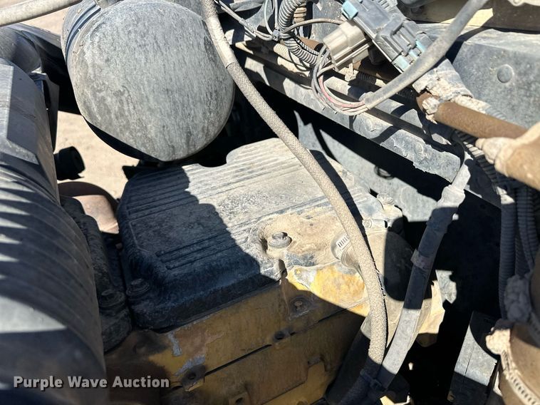 image for item ER8156 2006 Peterbilt 379 semi truck