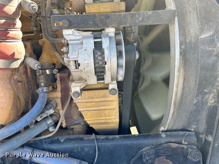 image for item ER8156 2006 Peterbilt 379 semi truck