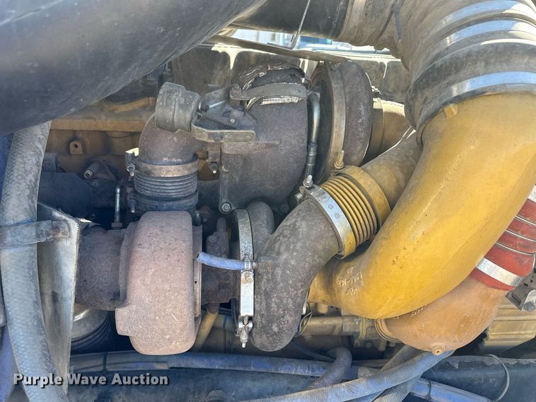 image for item ER8156 2006 Peterbilt 379 semi truck