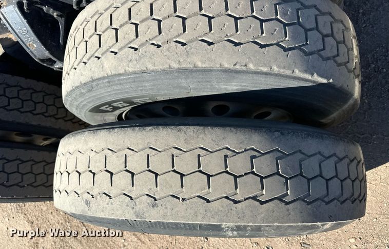 image for item ER8156 2006 Peterbilt 379 semi truck