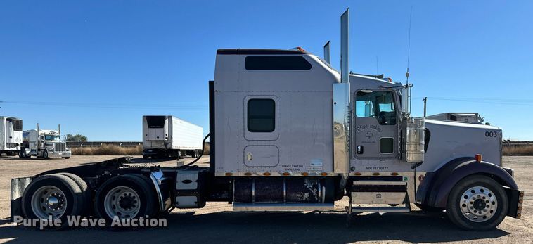 image for item ER8157 2006 Kenworth W900B semi truck