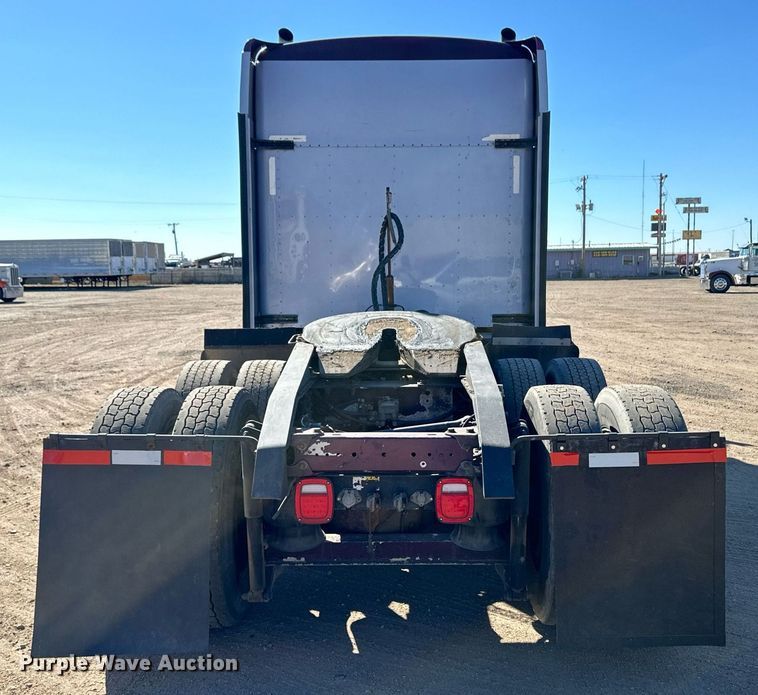 image for item ER8157 2006 Kenworth W900B semi truck