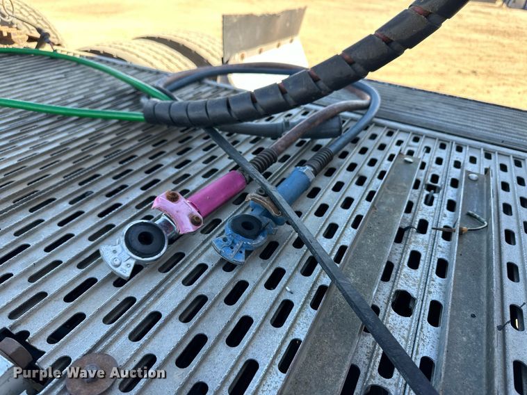 image for item ER8157 2006 Kenworth W900B semi truck