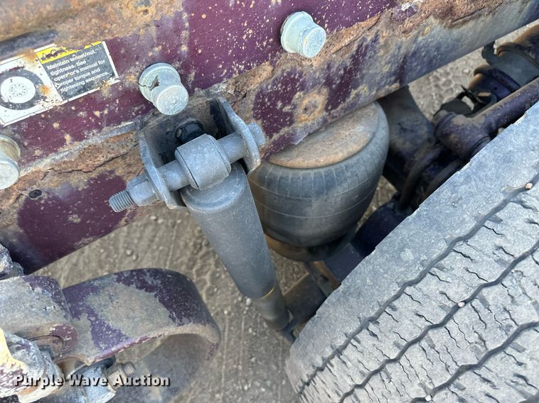 image for item ER8157 2006 Kenworth W900B semi truck