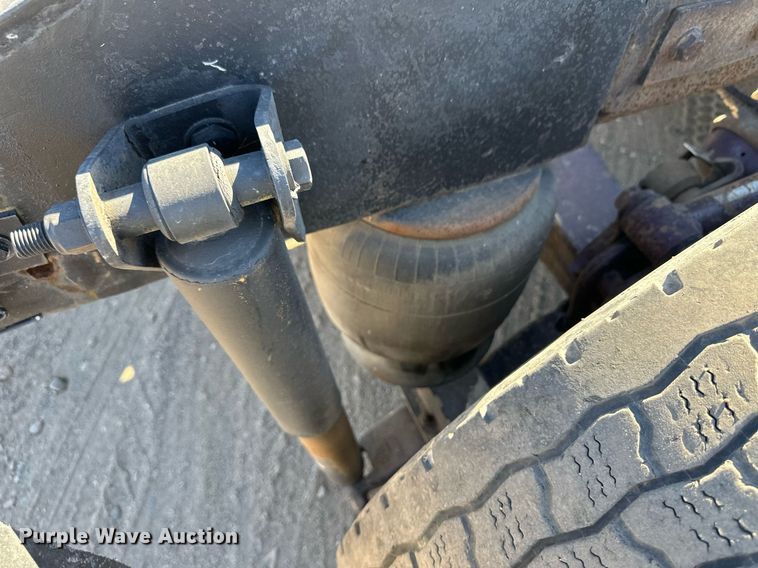 image for item ER8157 2006 Kenworth W900B semi truck