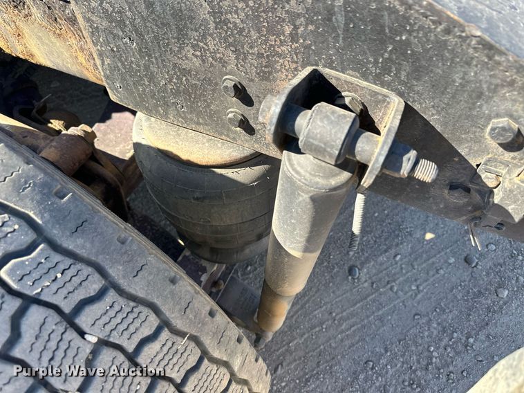 image for item ER8157 2006 Kenworth W900B semi truck