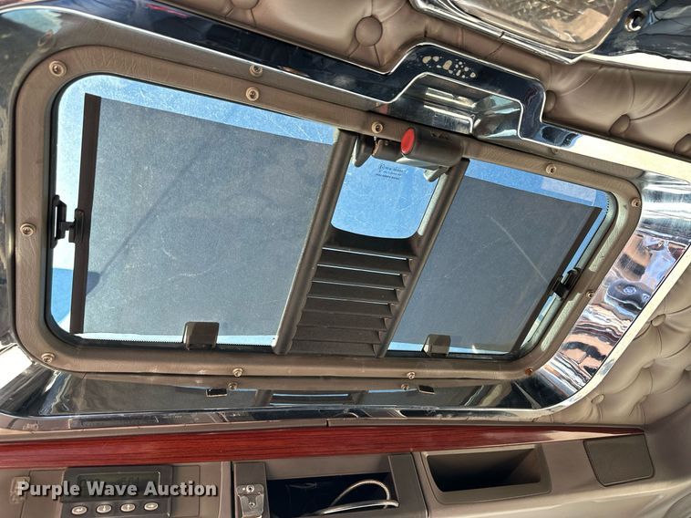 image for item ER8157 2006 Kenworth W900B semi truck