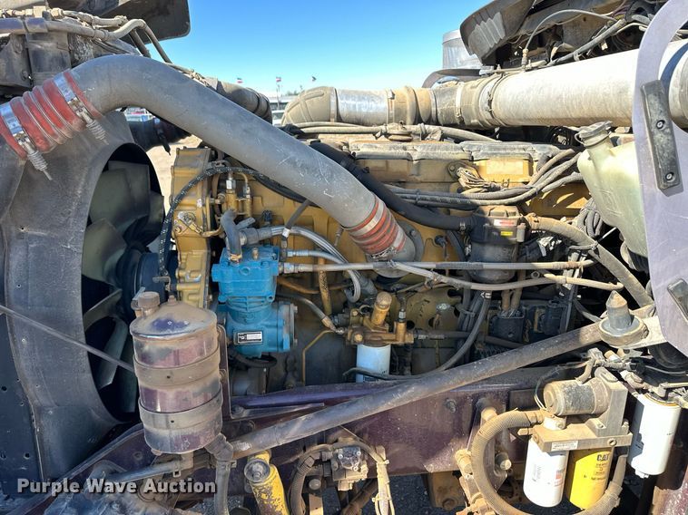 image for item ER8157 2006 Kenworth W900B semi truck