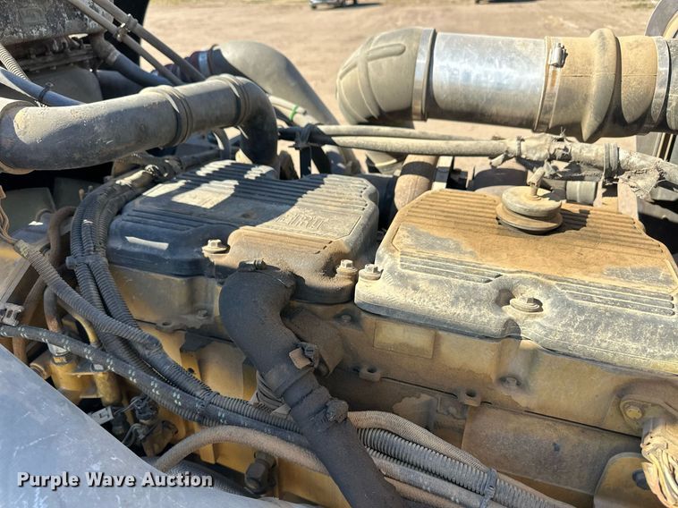 image for item ER8157 2006 Kenworth W900B semi truck