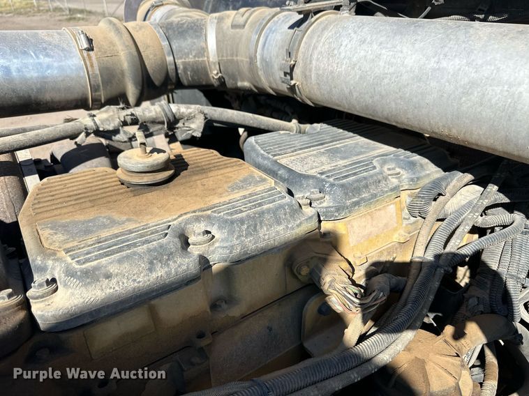 image for item ER8157 2006 Kenworth W900B semi truck