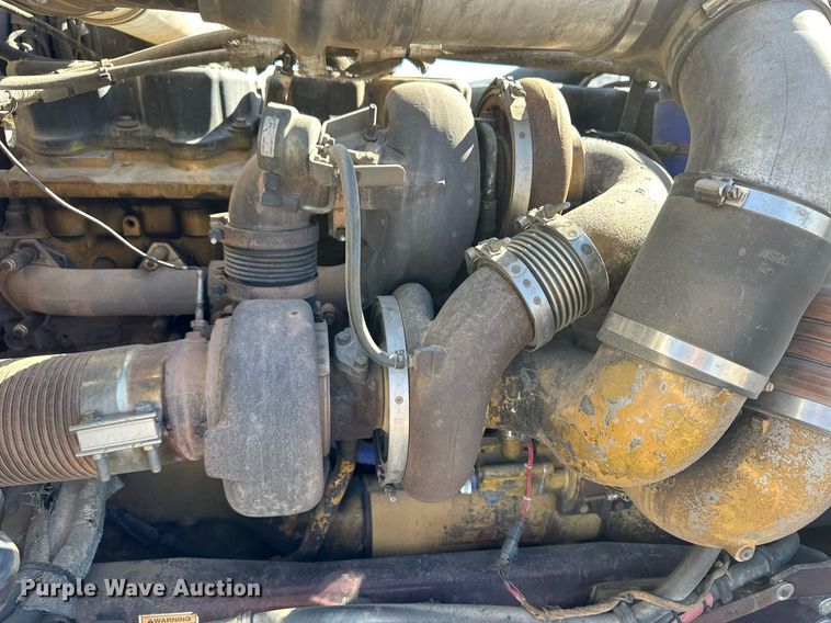 image for item ER8157 2006 Kenworth W900B semi truck