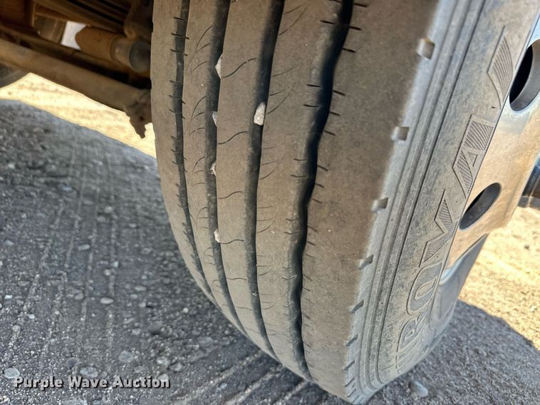 image for item ER8157 2006 Kenworth W900B semi truck