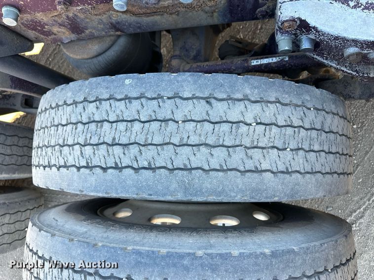 image for item ER8157 2006 Kenworth W900B semi truck