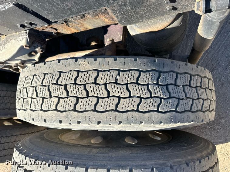 image for item ER8157 2006 Kenworth W900B semi truck