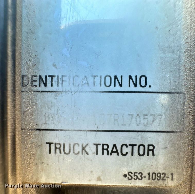 image for item ER8157 2006 Kenworth W900B semi truck