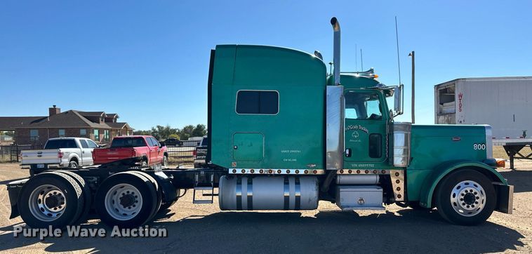 image for item ER8161 2006 Peterbilt 379 semi truck