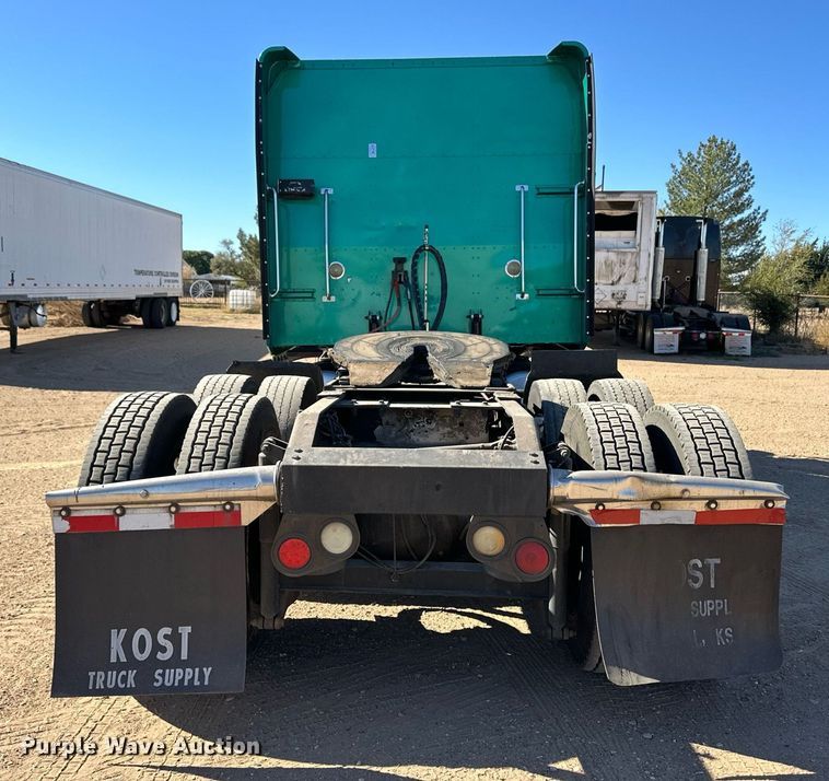 image for item ER8161 2006 Peterbilt 379 semi truck