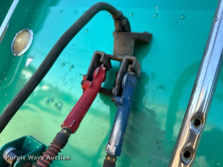 image for item ER8161 2006 Peterbilt 379 semi truck