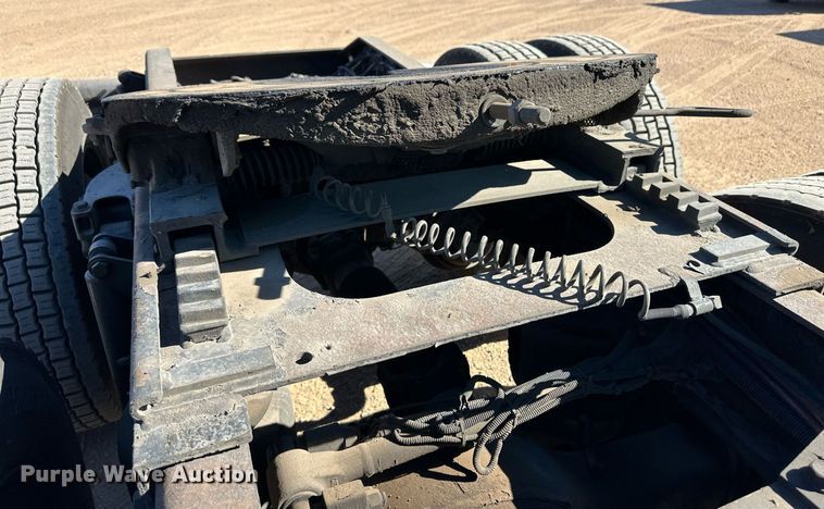 image for item ER8161 2006 Peterbilt 379 semi truck