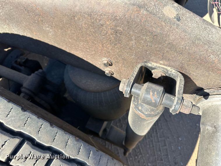 image for item ER8161 2006 Peterbilt 379 semi truck