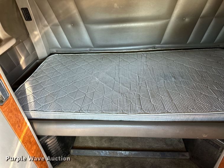 image for item ER8161 2006 Peterbilt 379 semi truck