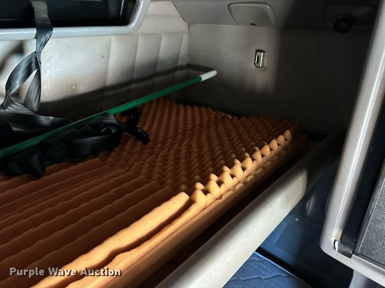 image for item ER8161 2006 Peterbilt 379 semi truck